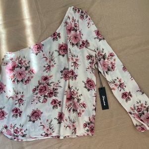 Single sleeve Top 💗